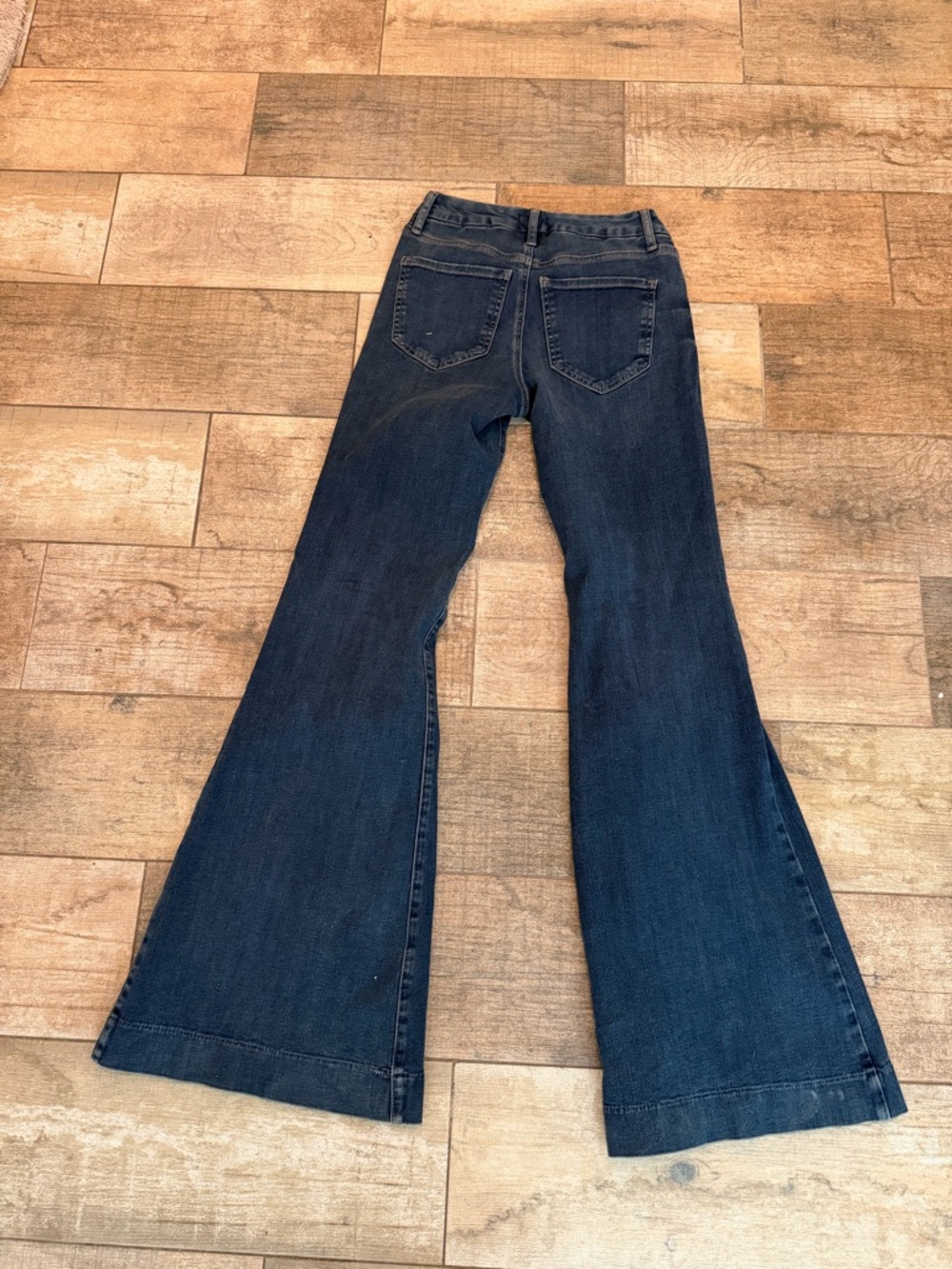 Express Dark Blue 70s Flare Stretch Mid-Rise Flare Jeans New NWT Bellbottom - Picture 6 of 6